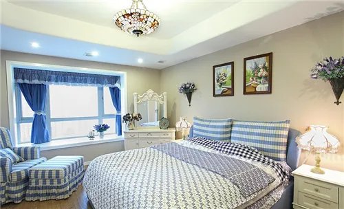 房间飘窗效果图 如此高大上的卧室飘窗设计