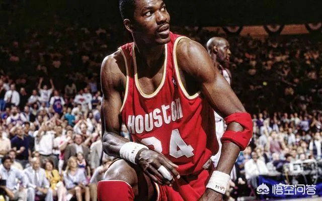 哈基姆·奥拉朱旺打球有什么特点吗？