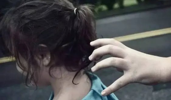 云南被抱走男孩父亲发声,他说了什么?