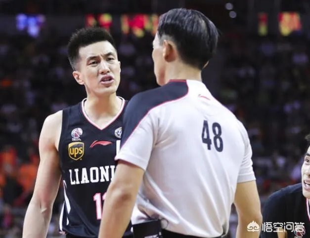 CBA每场的裁判人员是如何确定的?