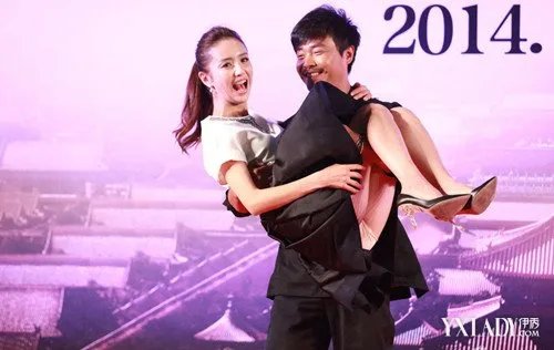 佟丽娅走光疑未穿底裤春光乍泄尺度大