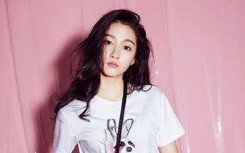 关晓彤生日被父亲忠告不要听甜言蜜语和奉承，是说给粉丝的？