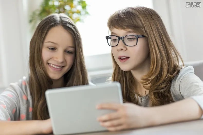 小天才回应儿童平板充斥黄暴内容 背后的老板曝光