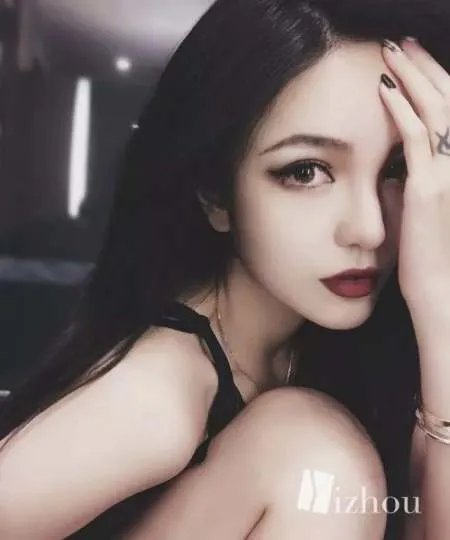 周扬青整容前就跟罗志祥在一起,明星只是整牙？