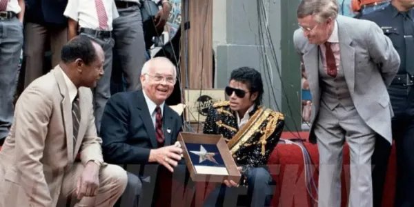 谁知道哪个的哪一场演唱会人数最多？有多少人？是不是迈克尔.杰克逊的？