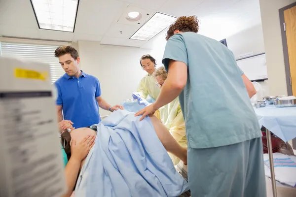 生孩子，美国真的比中国好？只是看上去很美