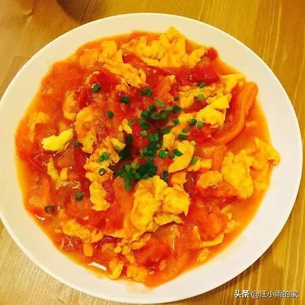 想在家里准备宴请一下朋友,六个人八个菜,大家有什么好的推荐?