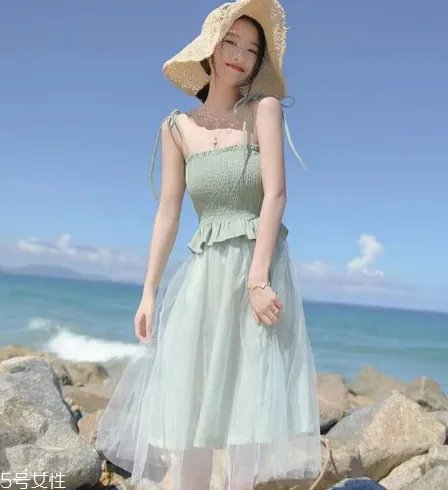 绿色衣服怎么搭配?绿色衣服搭配技巧