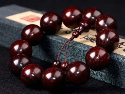 小叶紫檀手串价格。