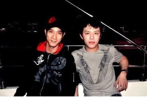 2013年王力宏冲到春晚后台，怒甩刘谦耳光，当年到底发生了什么？