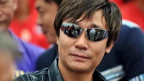 那英儿子高兴:从小被亲生父亲抛弃,继父的出现给他带来了光,怎么样了?