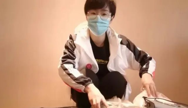 还记得张静静吗?归国丈夫还是接受不了张静静离去,如今怎样了?