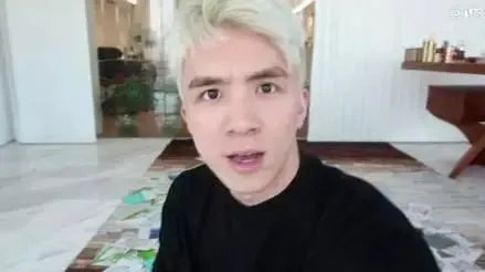 那些网红直播时误关美颜，会是什么样的效果？