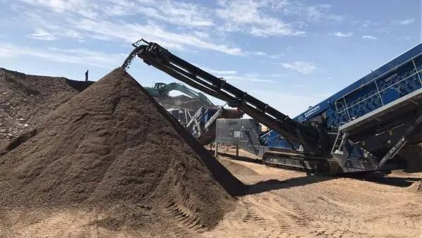 天然级配砂石垫层 一般是指的什么？