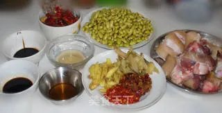 猪脚炖黄豆