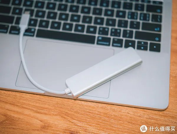 劝退文章,50多块的扩展坞不敢买,“达而稳”扩展坞评测