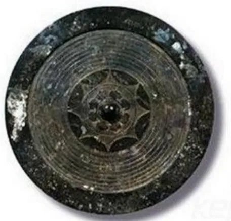 日本三大神器简介 关于三种神器的传说是什么样的