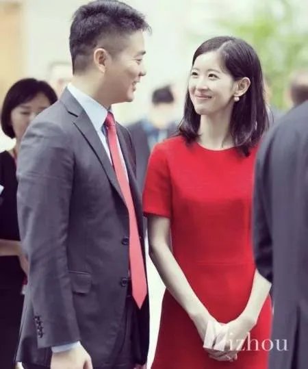 周扬青整容前就跟罗志祥在一起,明星只是整牙？