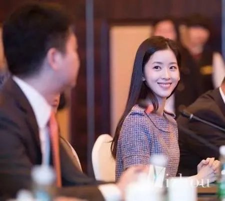 周扬青整容前就跟罗志祥在一起,明星只是整牙？