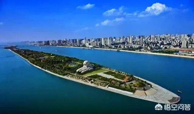 上联:江水长,江声远,千古江流话短长,如何对下联?