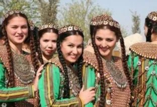 土库曼斯坦在什么地方？土库曼人是什么人种？