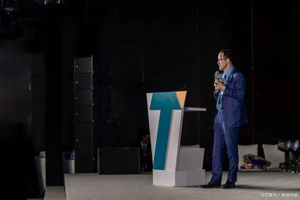 托福到底是自学还是上培训班? 托福出国要考多少分?