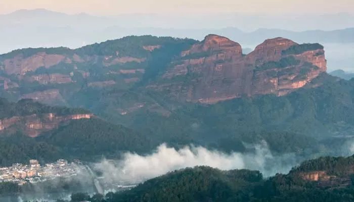 丹霞地貌的成因 丹霞地貌形成的原因