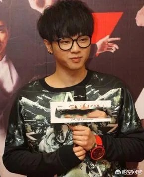 华晨宇女友是谁？