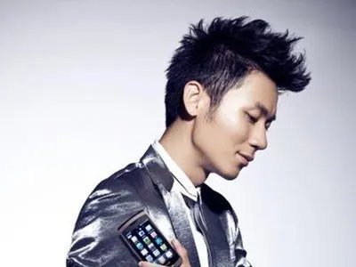 李晨与新加坡百亿富豪千金热恋,是否要当上门女婿?