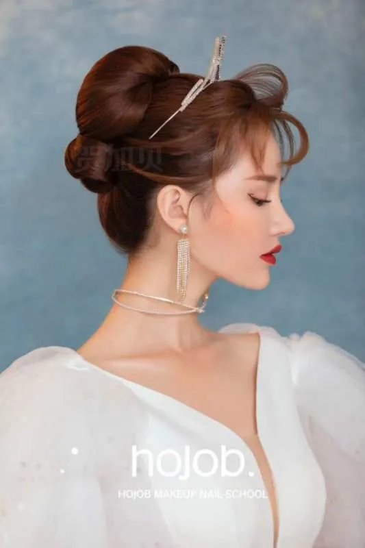 我想学化妆，郑州哪个化妆学校好？