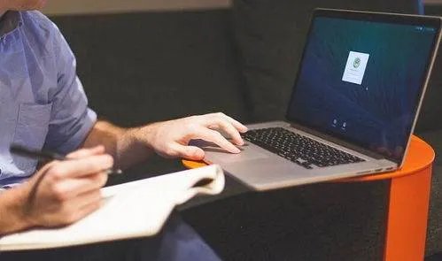 如何将ppt转换成视频？