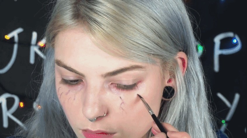 如何打造一个惊艳的万圣节妆容?