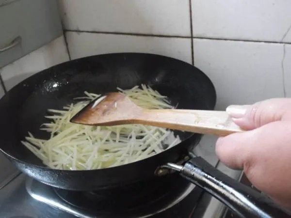做法,酸溜土豆丝怎么做好吃,酸溜土豆丝的家常做法