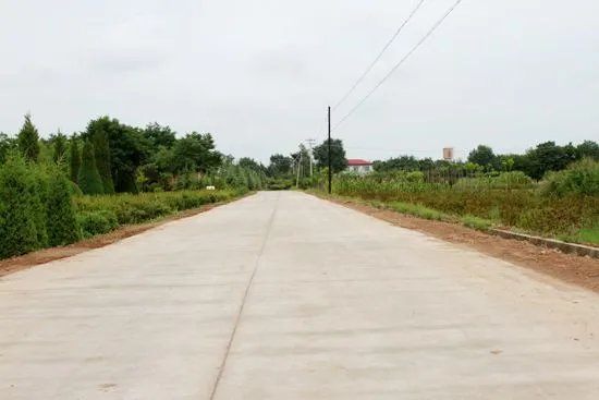 水泥路面破损如何修复